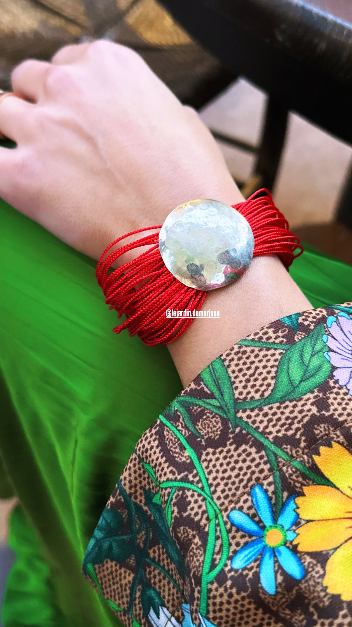 Bracelet pièce rouge – Image 4