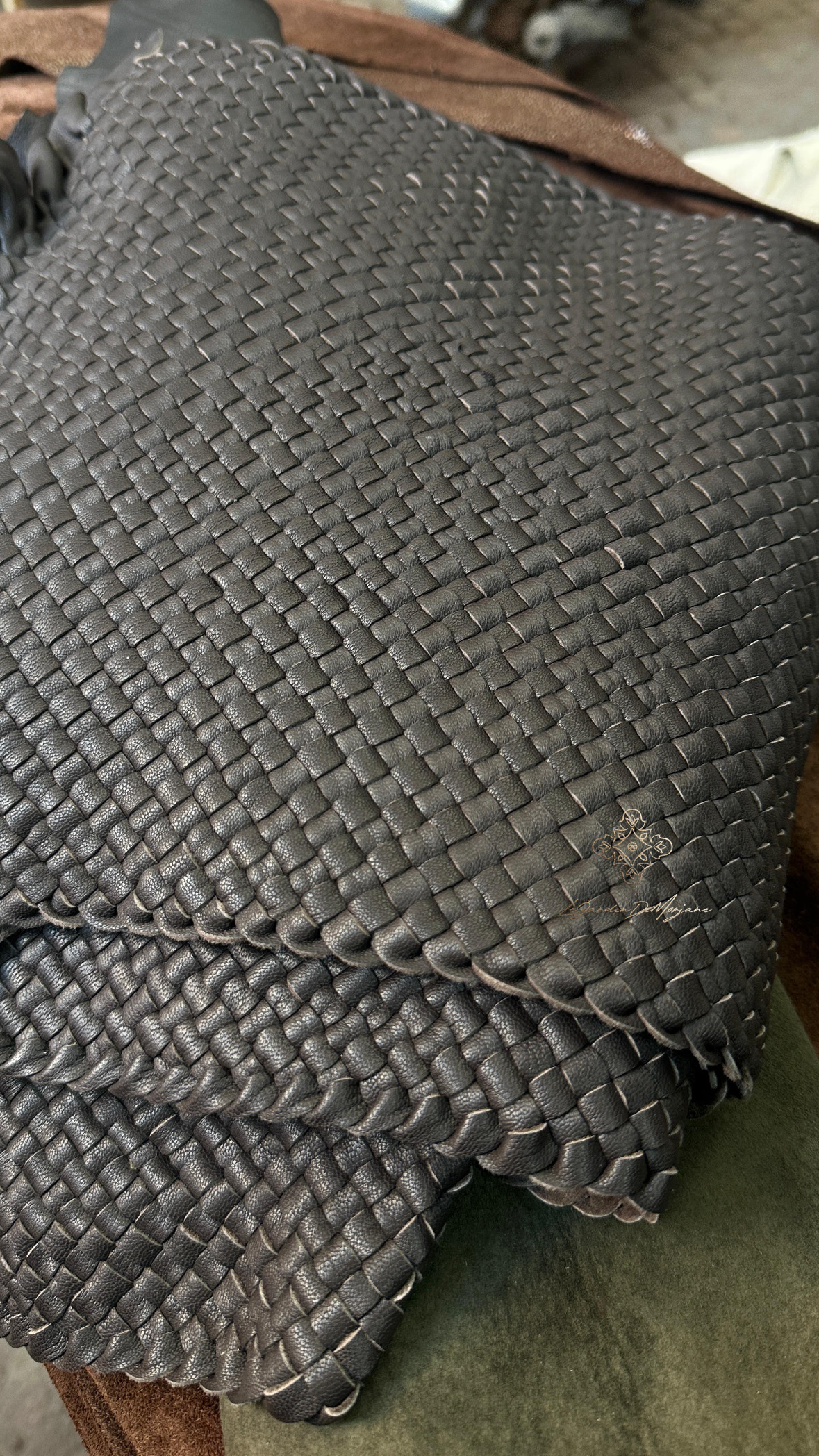 Mules Nomades Tressées Marron – Image 2