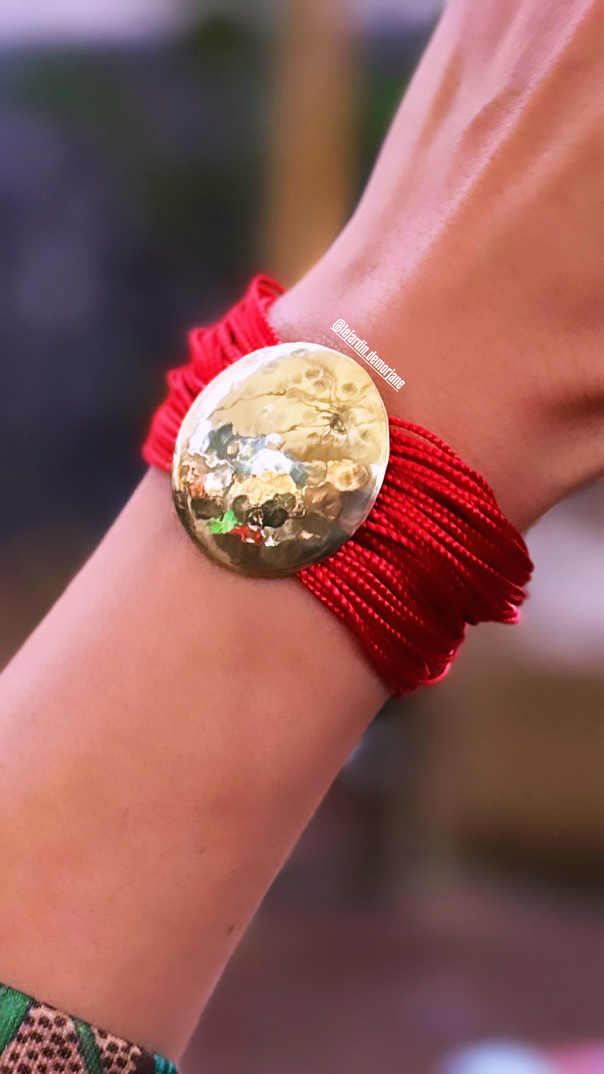 Bracelet pièce rouge – Image 2