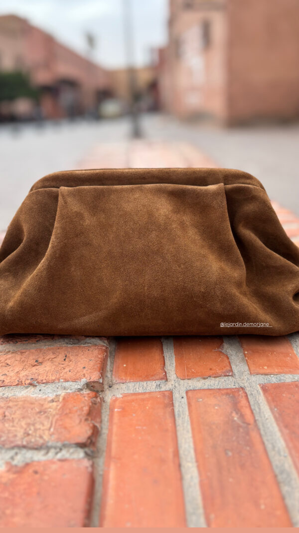 La Pochette Daim Camel – Image 2
