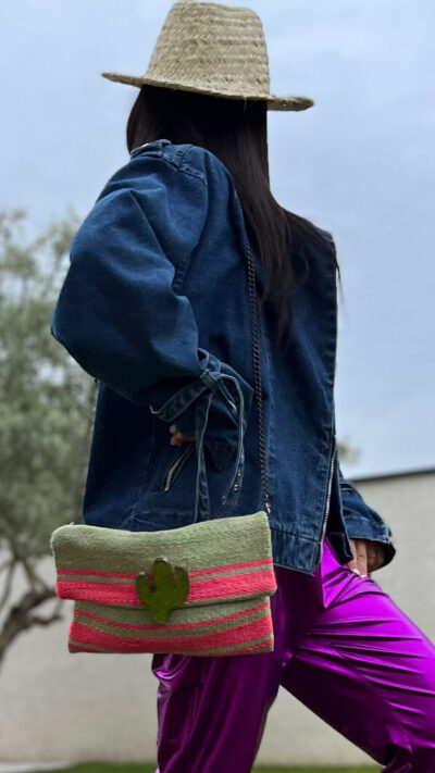 Pochette berbère Vert & larges bandes Rose Fluo et boucle cactus Vert